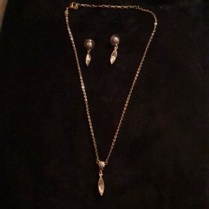 Pendant & matching earrings